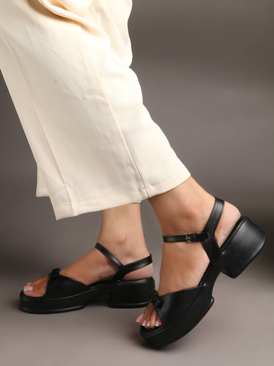 Awonshu Women Wedges