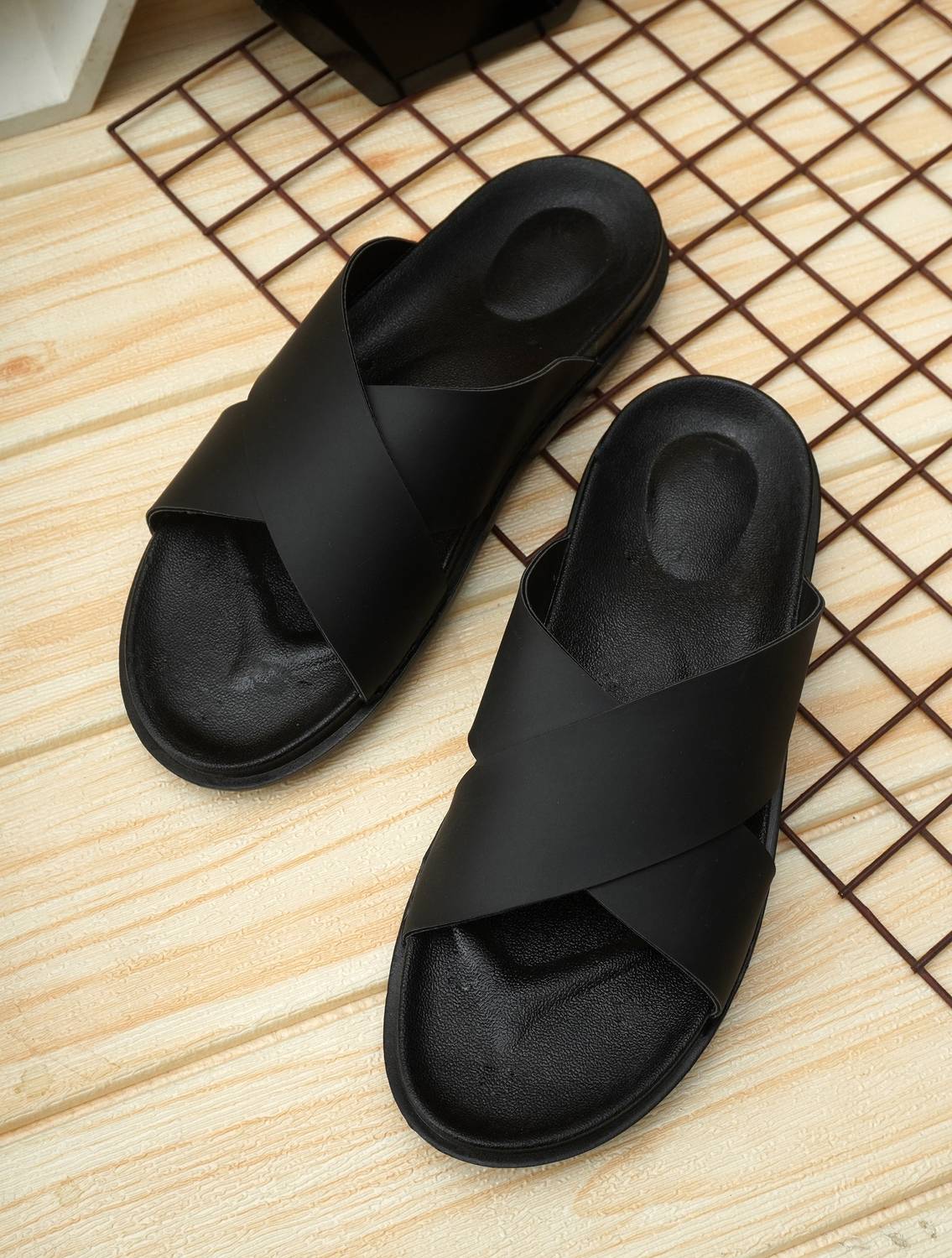 SBNGROUP Men Black Sandals - Image 2