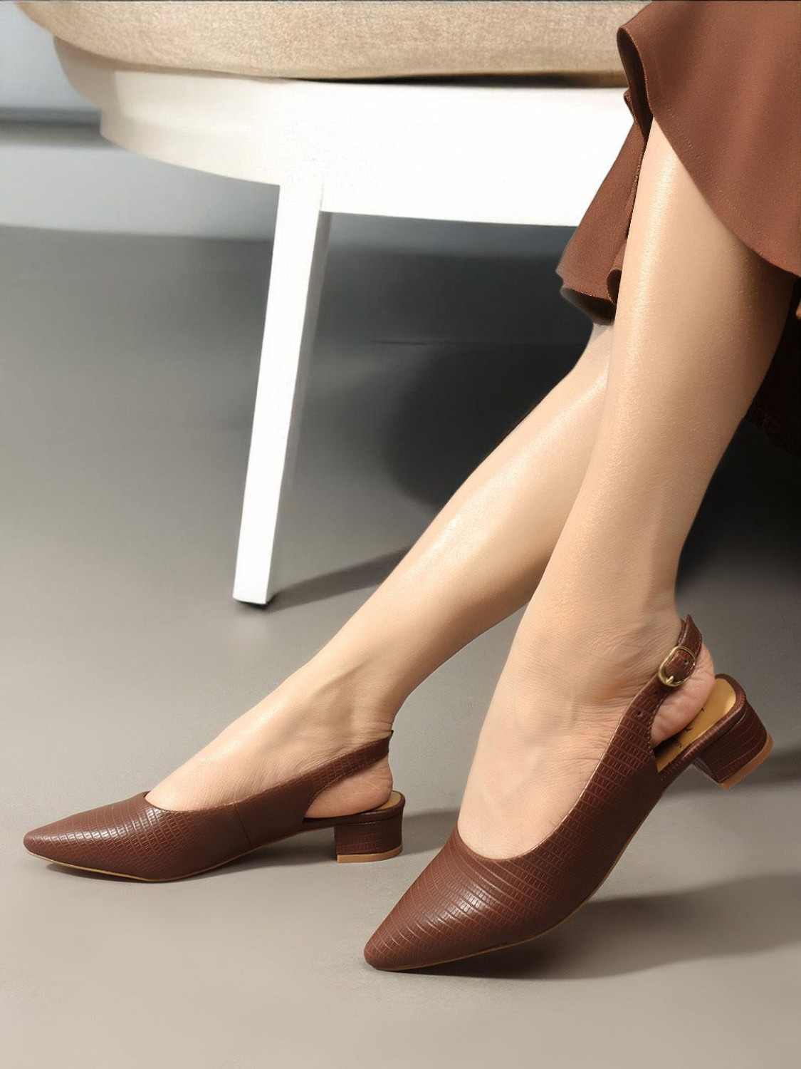 Image of CARLTON LONDON Women's Texchted Pointed Toe Block Heel Pumps Women Heels