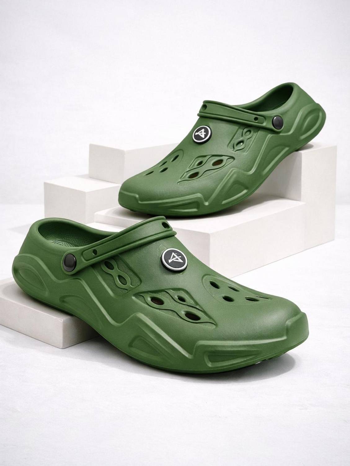 amaezo Men Clogs