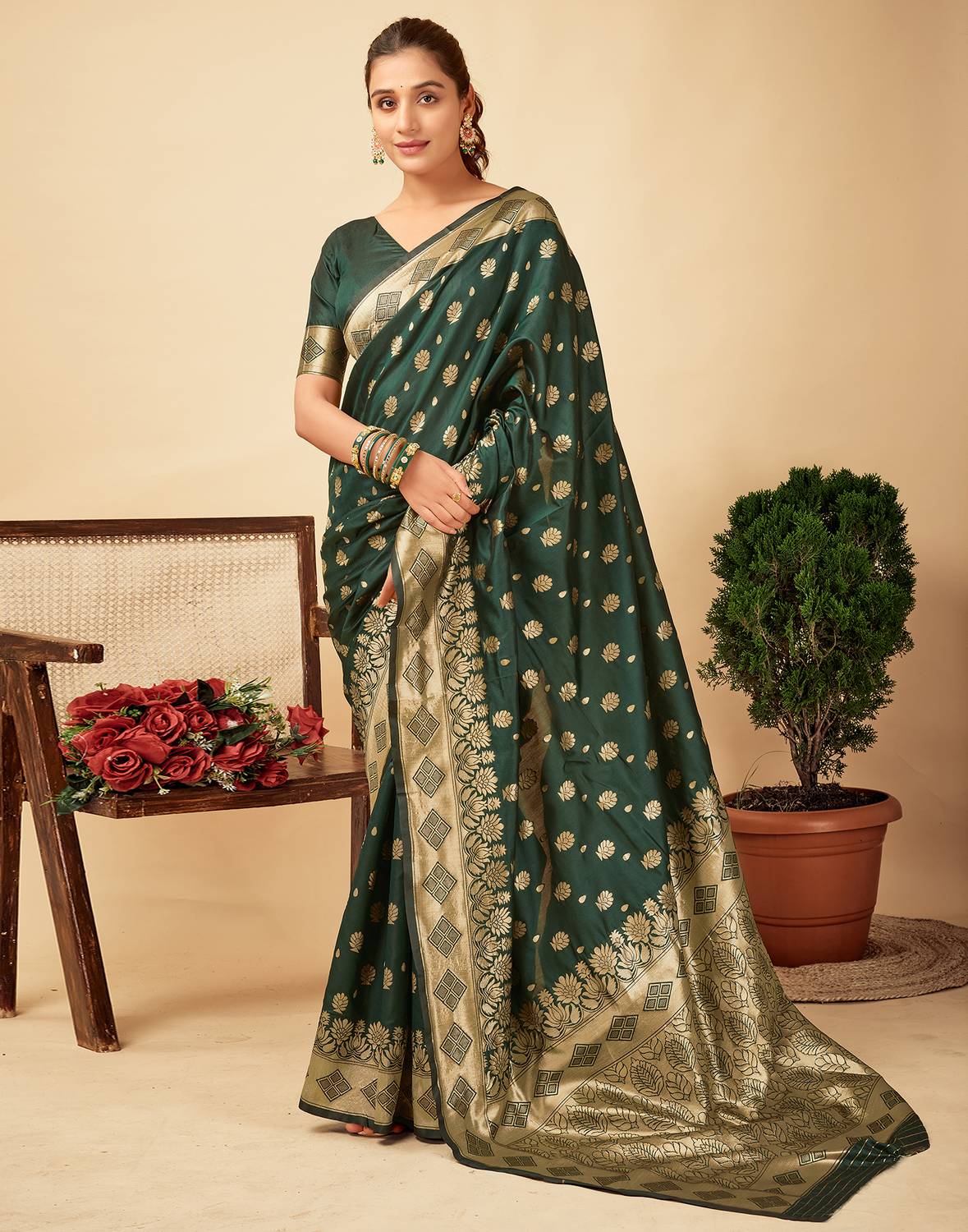 Samah Dyed, Woven, Embellished Banarasi Silk Blend Saree (Dark Gr