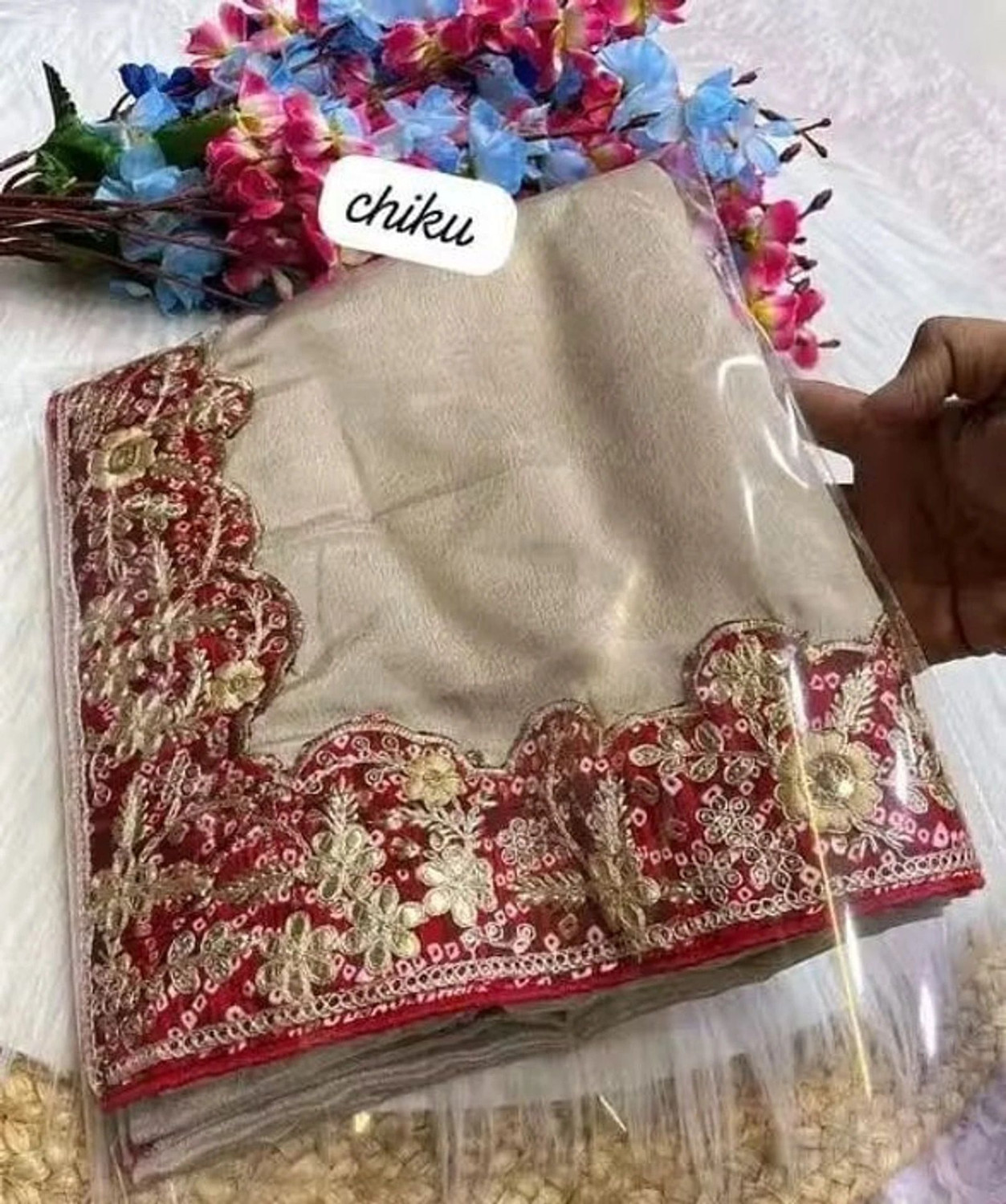 Image of QEXTY Self Design, Solid /Plain, Embroidered Bandhani Silk Blend Saree