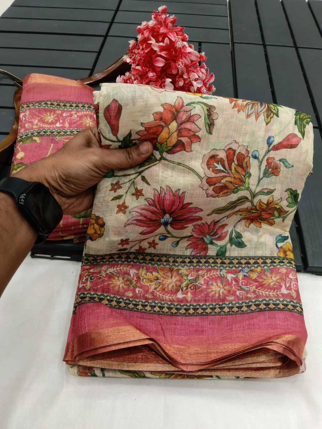Image of DEVICE of NT Floral Print Kanjivaram Pure Cotton, Cotton Linen Saree