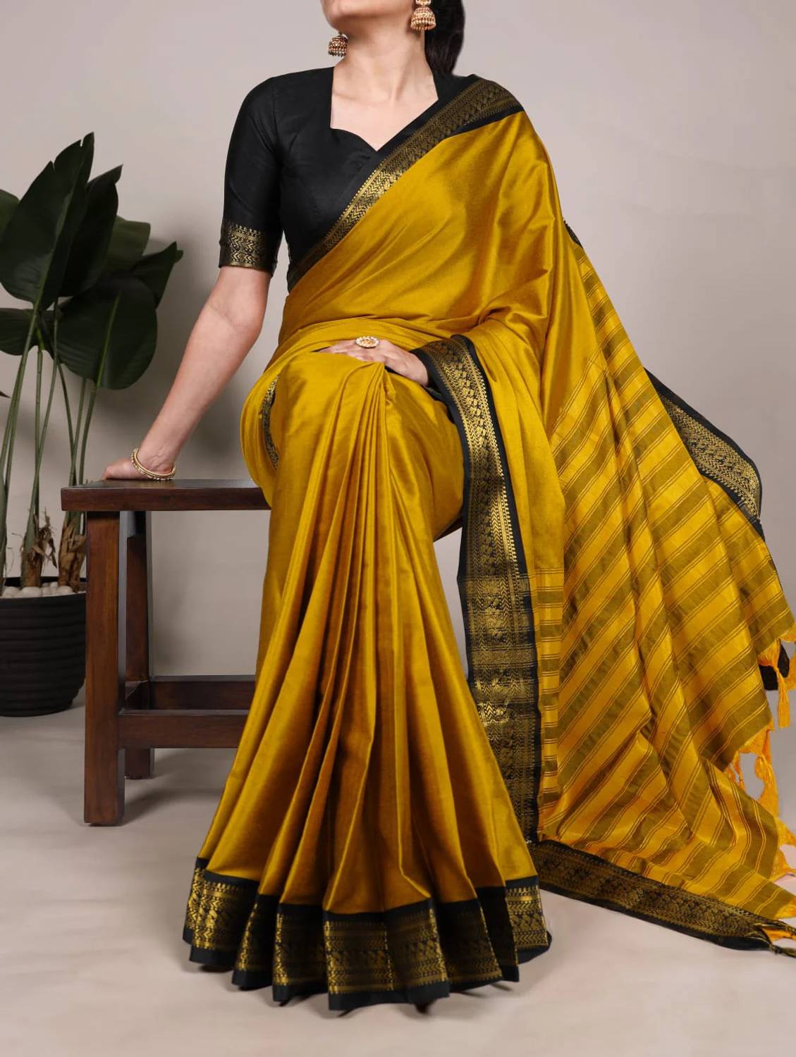 AMARQUEEN Embroidered Banarasi Silk Blend Saree