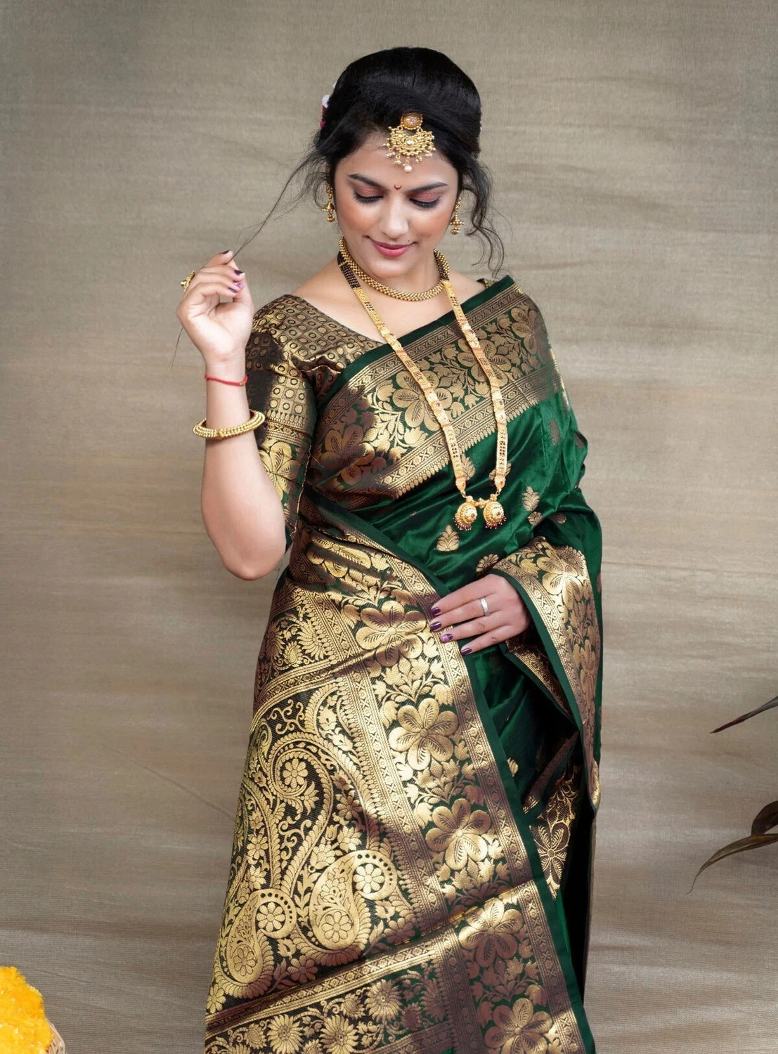 Image of Achintyah Woven Banarasi Jacquard Saree