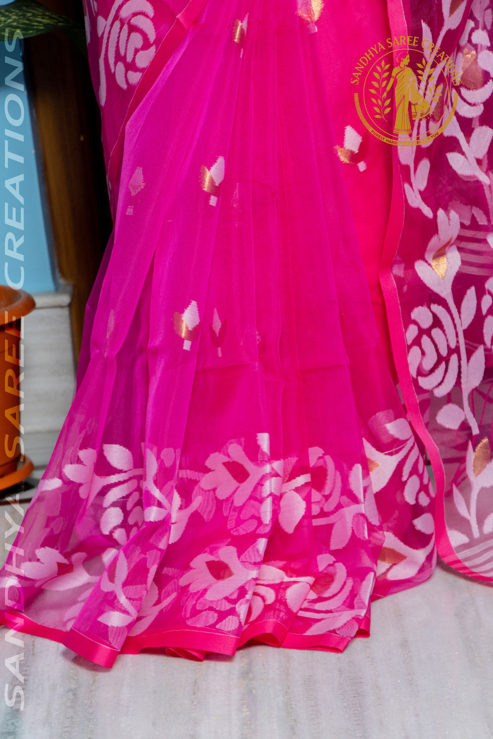 Image of Sandhya Saree Creations Woven Handloom Muslin Saree