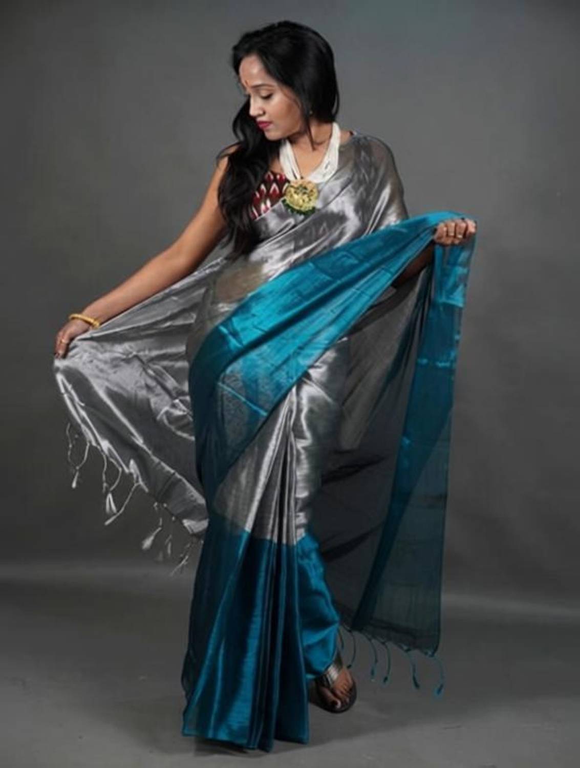 RinkiSaree Self Design Handloom Tissue Saree