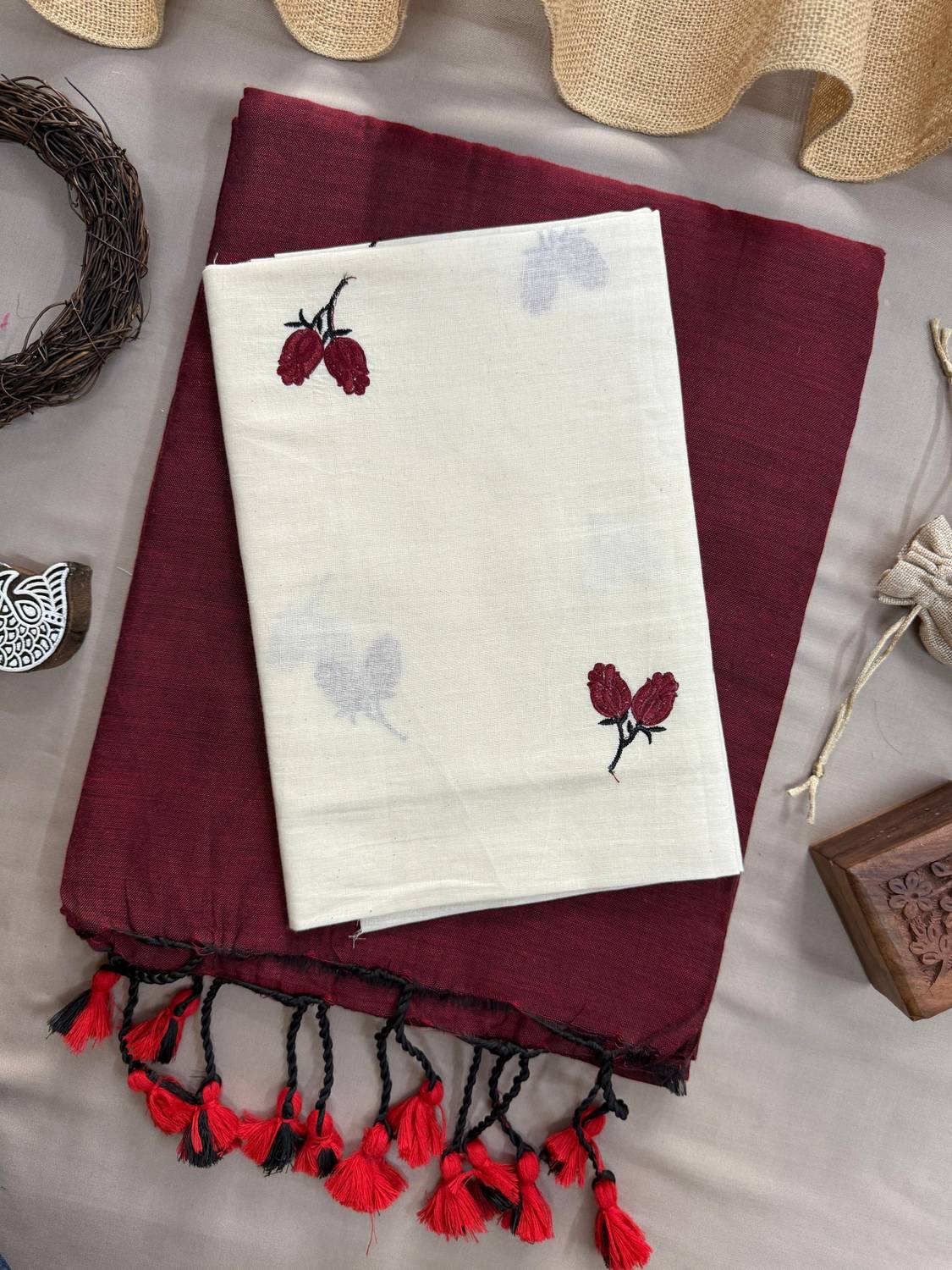 TARAMAACREATION Solid/Plain, Printed, Graphic Print Kalamkari Handloom Pure Cotton Saree