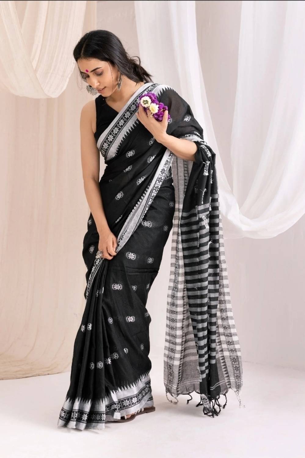 ADbutiq Temple Border, Self Design Tant Pure Cotton, Cotton Blend Saree