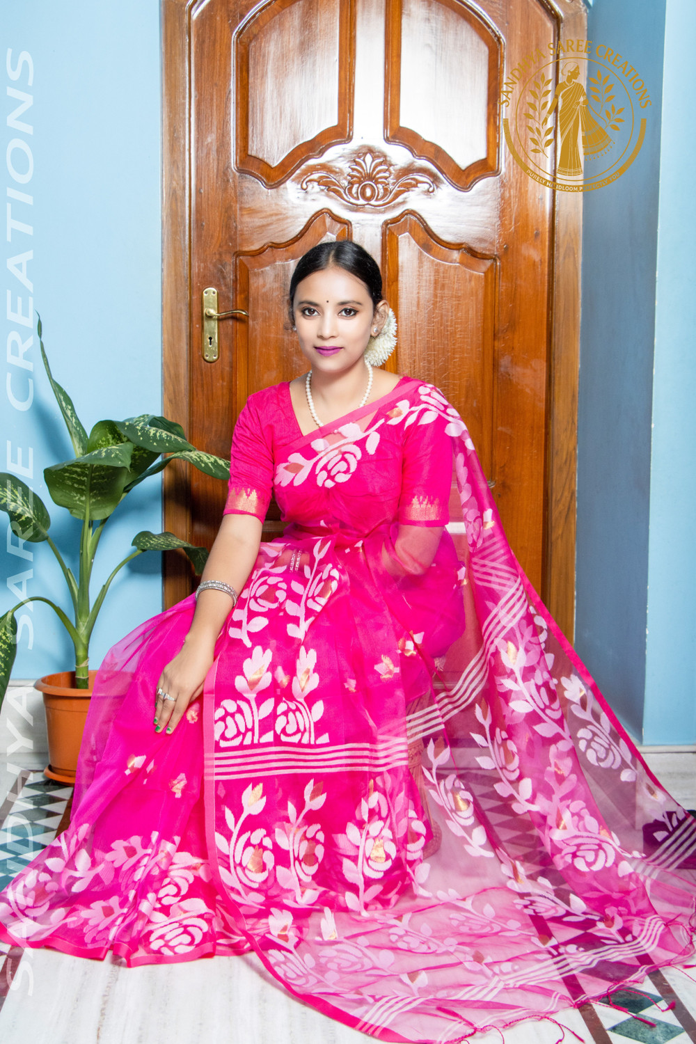 Image of Sandhya Saree Creations Woven Handloom Muslin Saree