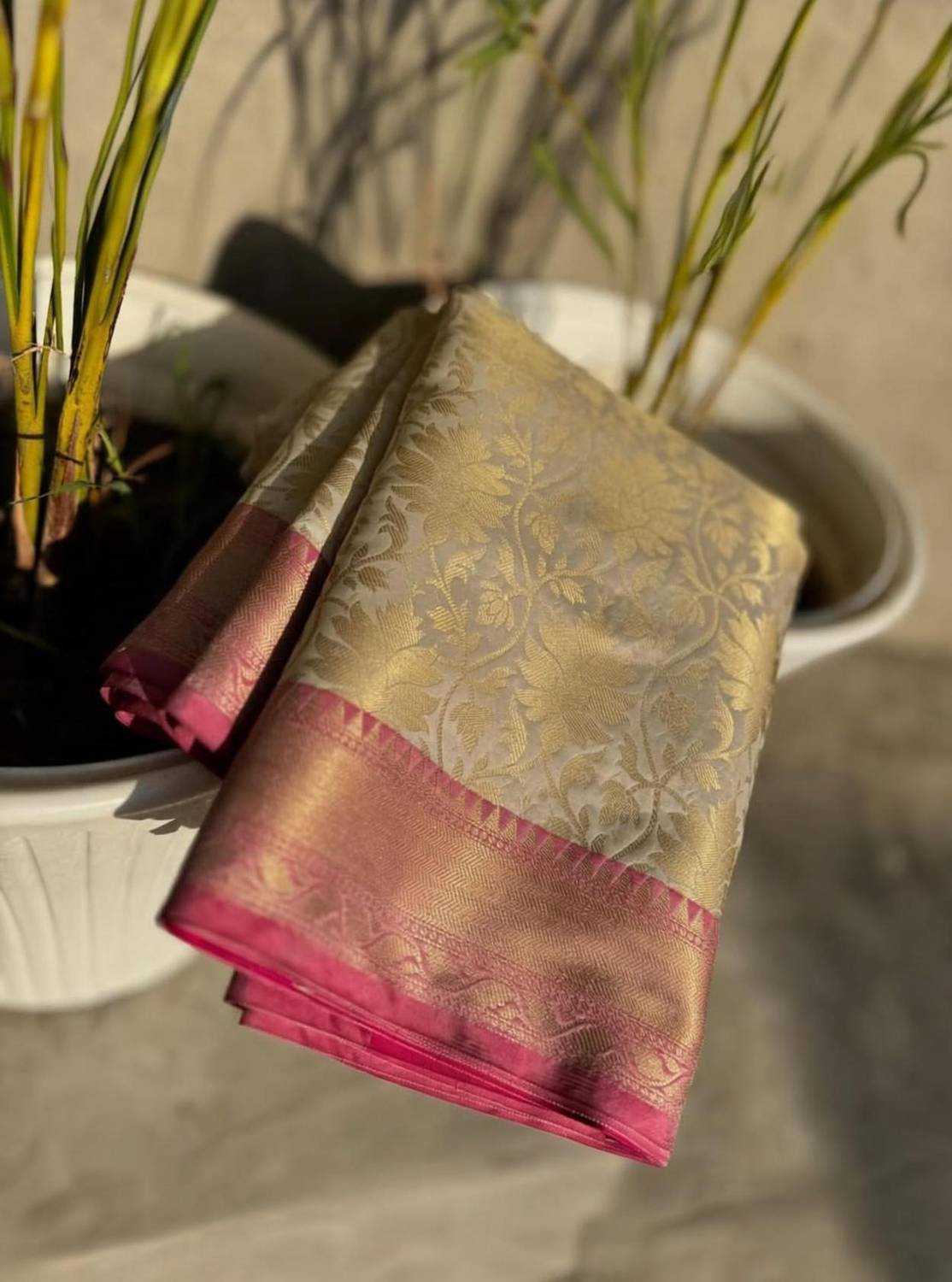 Akram Textiles Hub Woven Banarasi Cotton Silk, Art Silk Saree