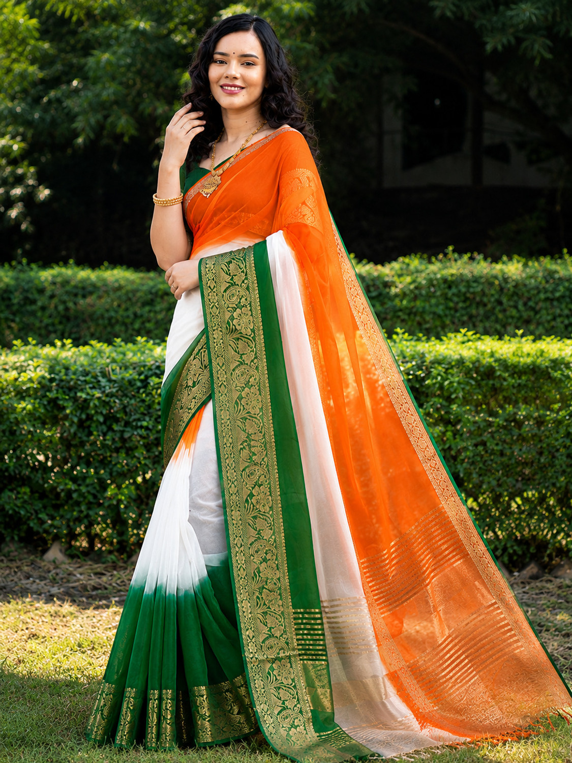 Image of AARUNIKA KF Tie-Dye Bollywood Organza Saree