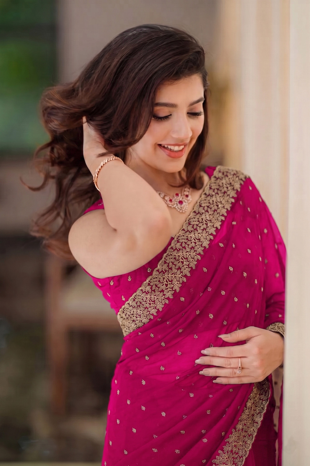 Image of AnjaniTextiles Embellished Handloom Chiffon Saree