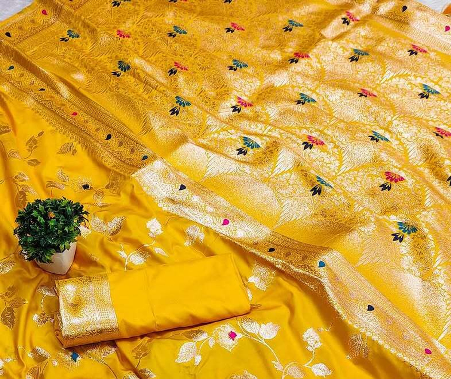 Image of Ratnavali Woven Paithani Silk Blend, Art Silk Saree