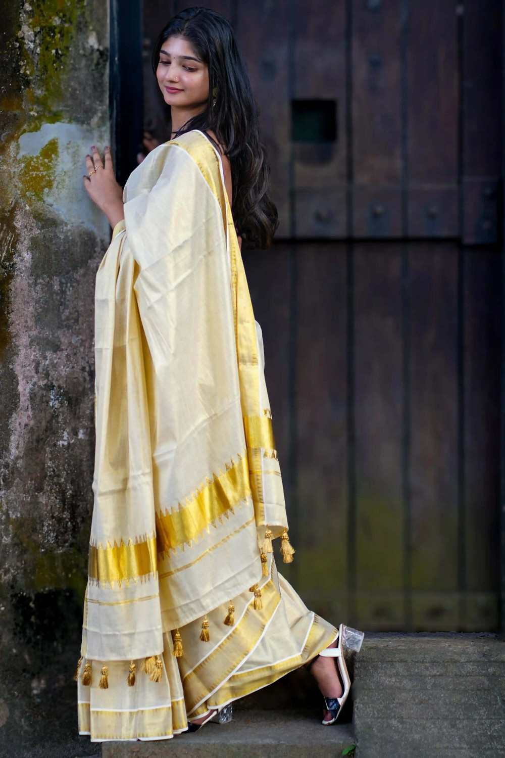 Image of I Love Sarees Color Block Kasavu Kerala Cotton Saree (Cream)