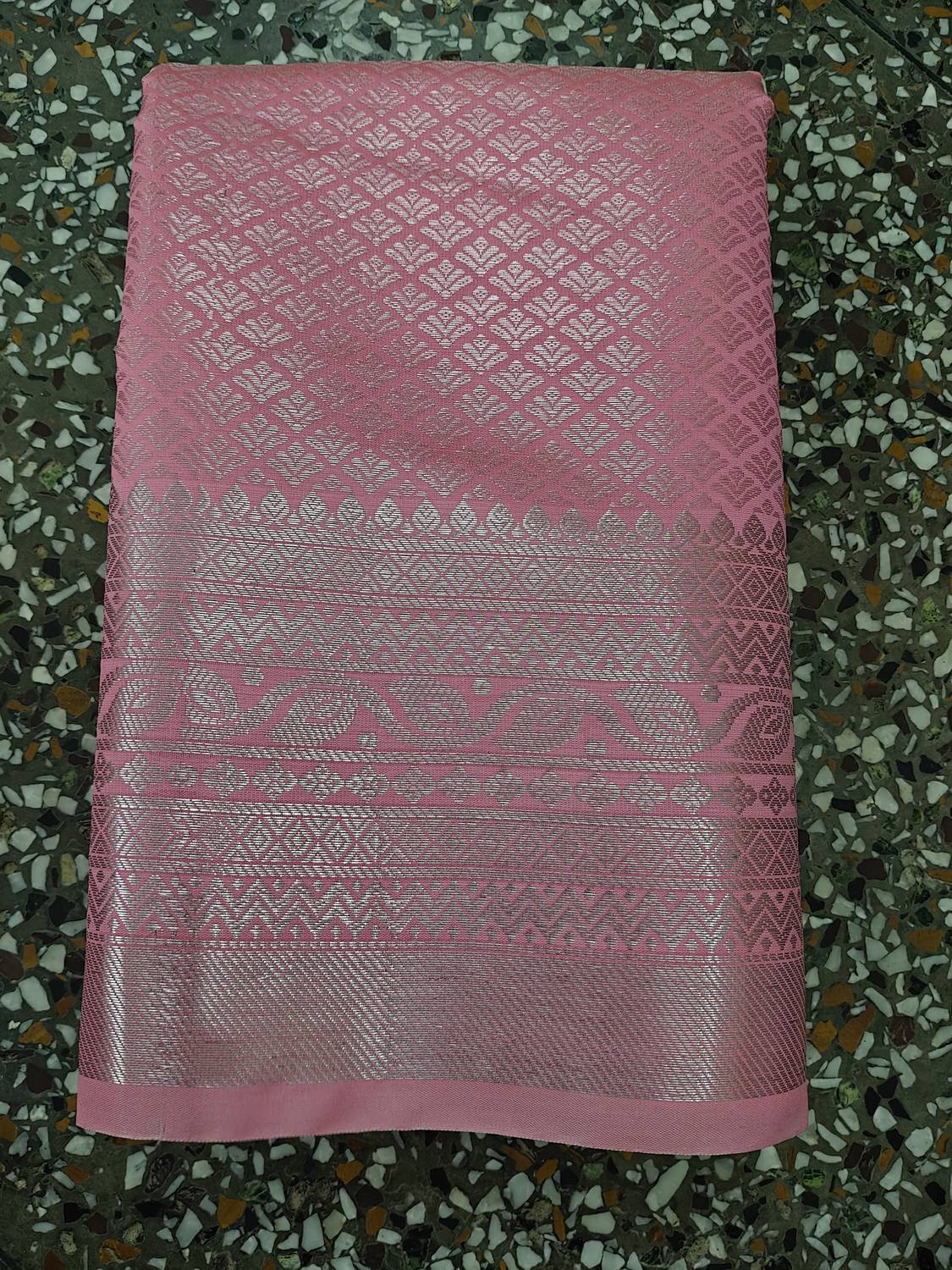 ADESHETHNICWEAR Woven, Floral Print, Self Design Banarasi Art Silk Saree