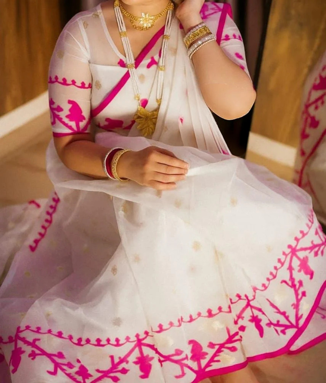 Image of priya textile Self Design Banarasi Muslin Saree