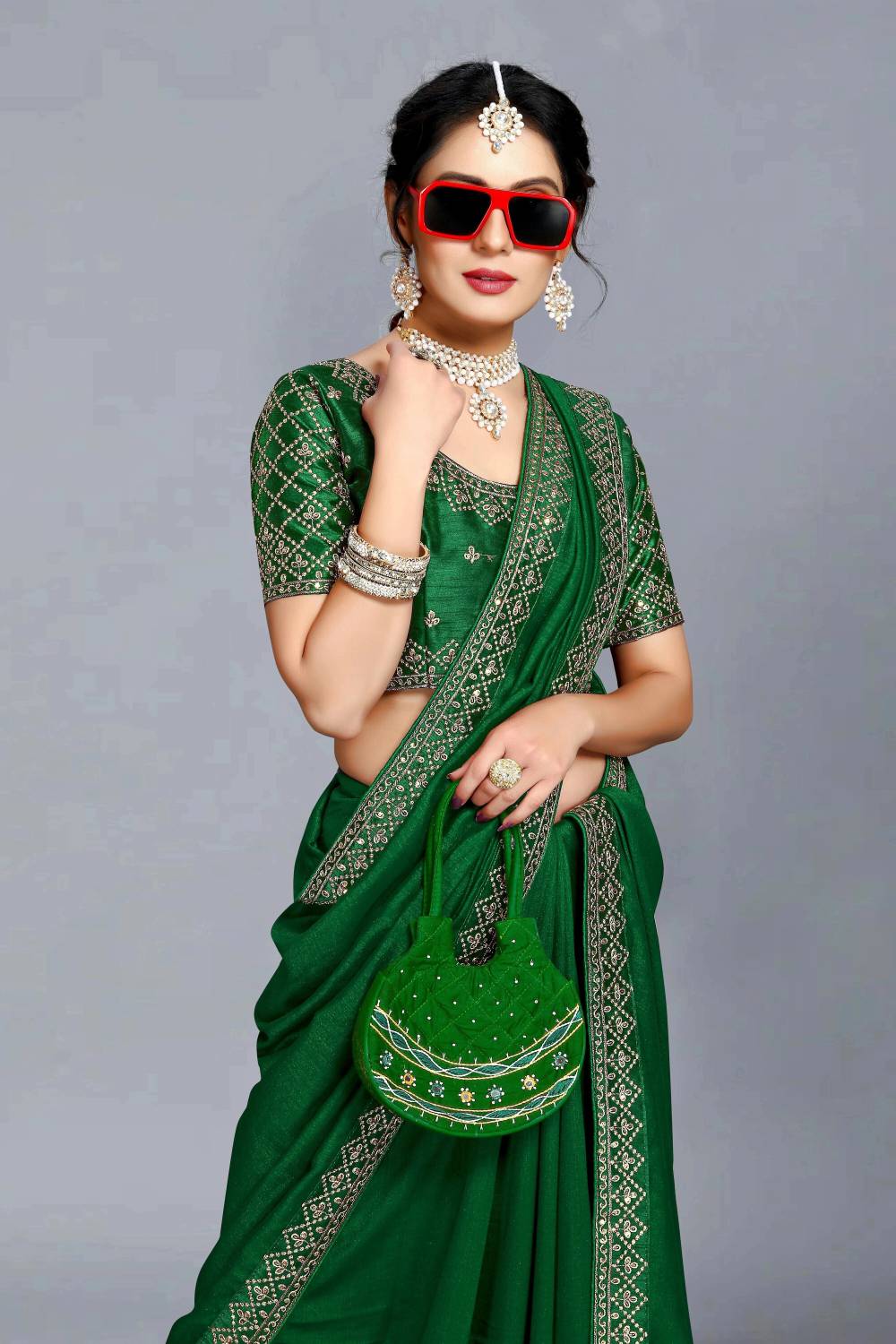 Vivan Fab Embroidered Banarasi Pure Silk, Art Silk Saree (Green)