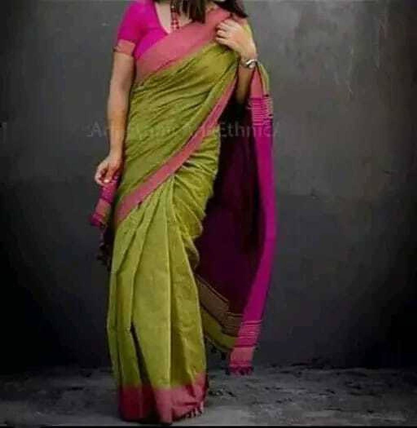 Swapna boutique Solid/Plain Handloom Pure Cotton Saree