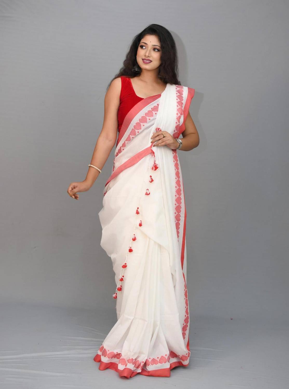 ADbutiq Printed, Woven Bollywood Handloom Cotton Blend Saree