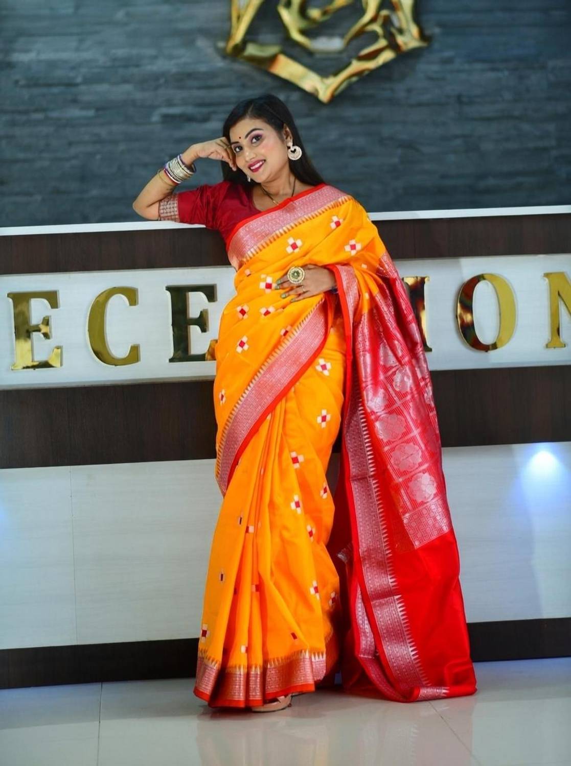 EEFA FASHION Woven Sambalpuri Satin Saree