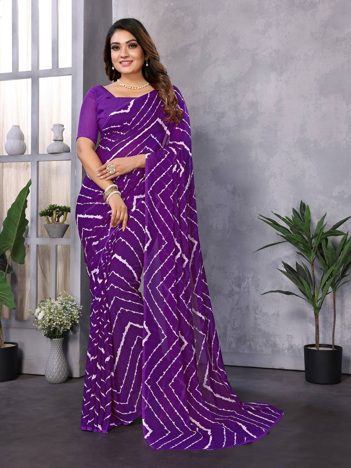 Anmi Striped Bollywood Georgette Saree