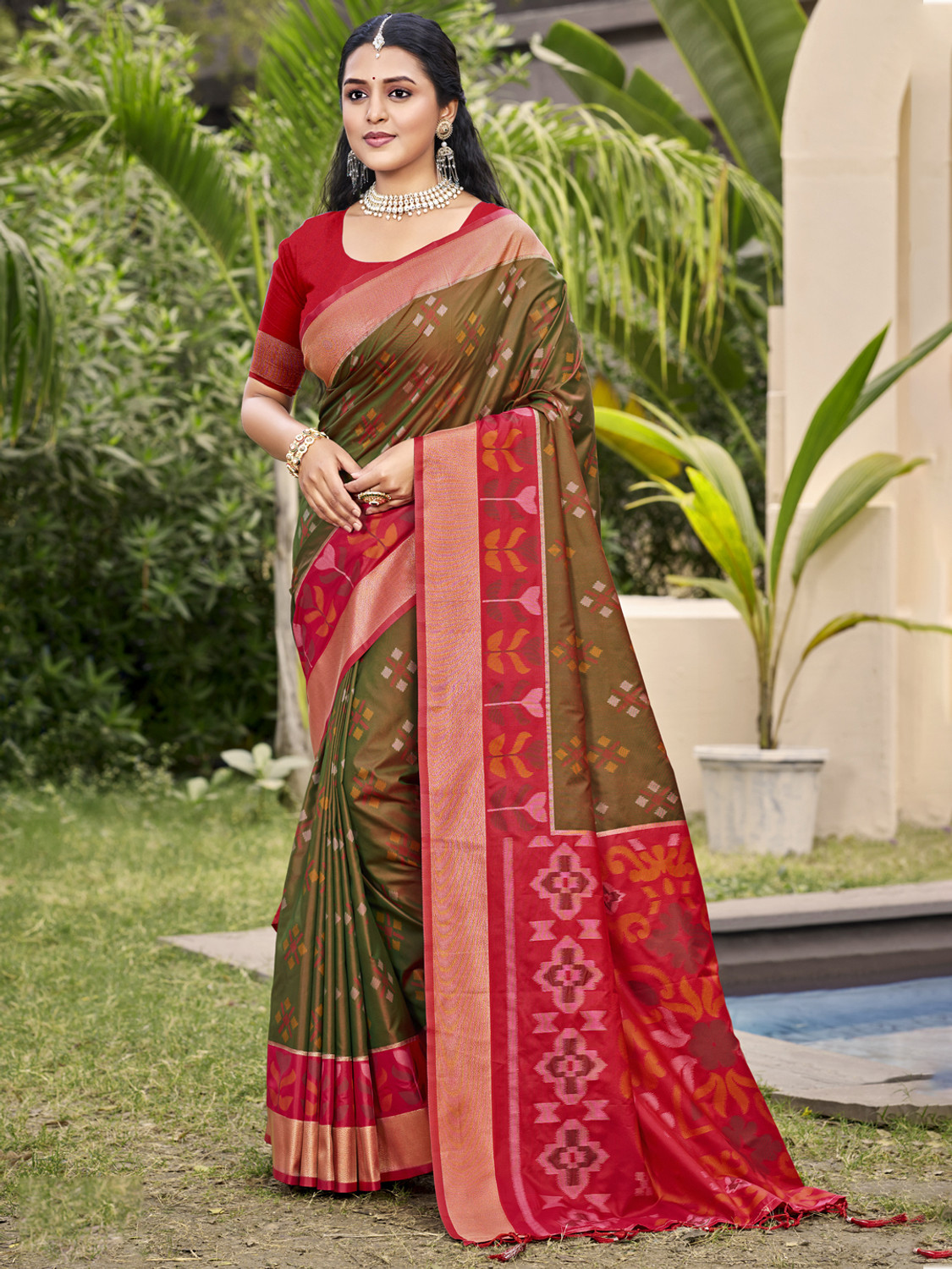Image of Sutriti Woven Pochampally Silk Blend Saree
