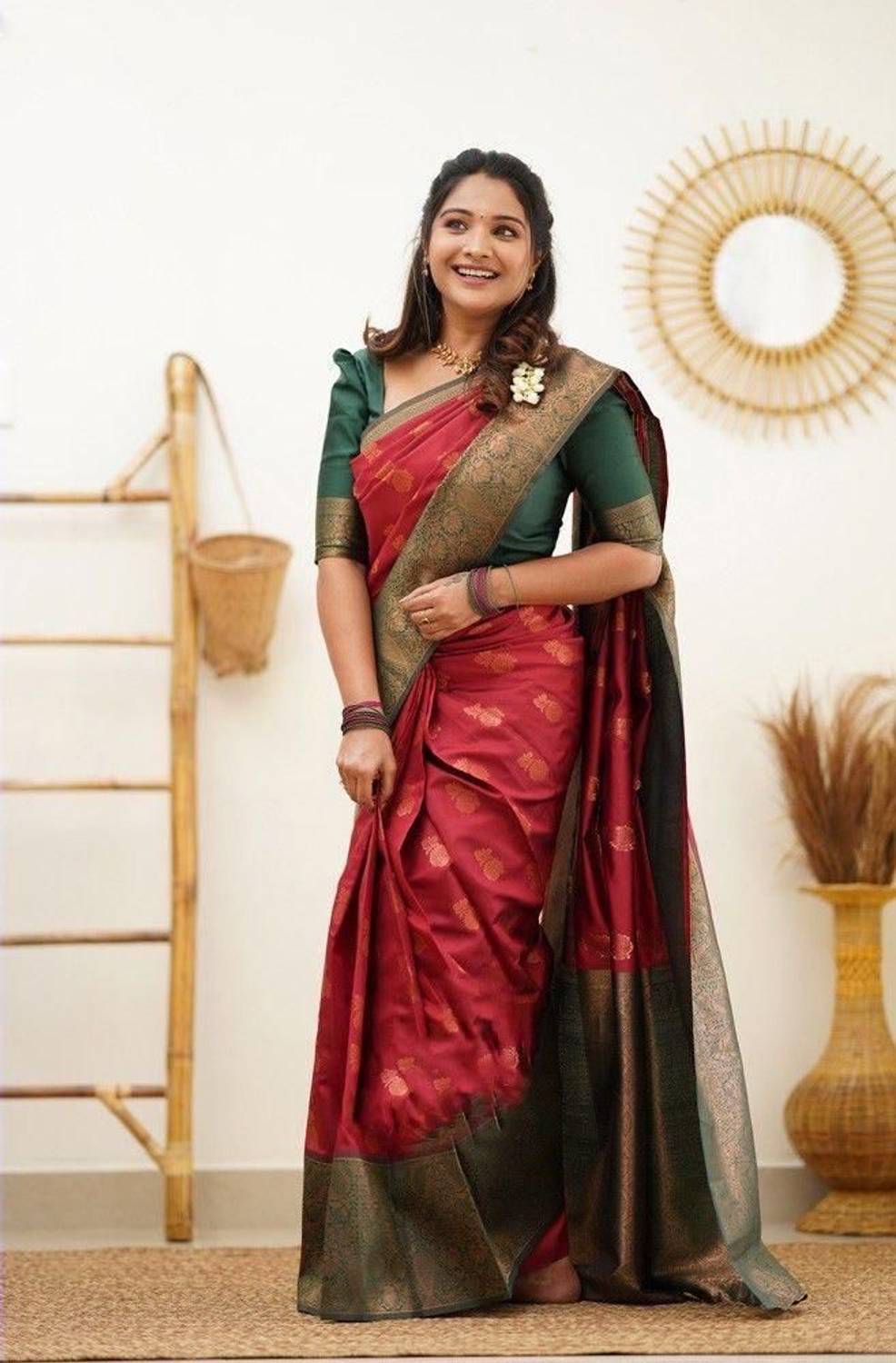 Kanjivaram Woven, Embroidered, Self Design Kanjivaram Pure Silk, Jacquard Saree