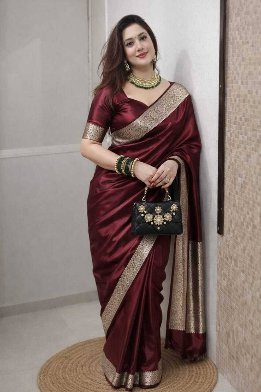 Sijileen Woven Banarasi Satin Saree Red - Image 3