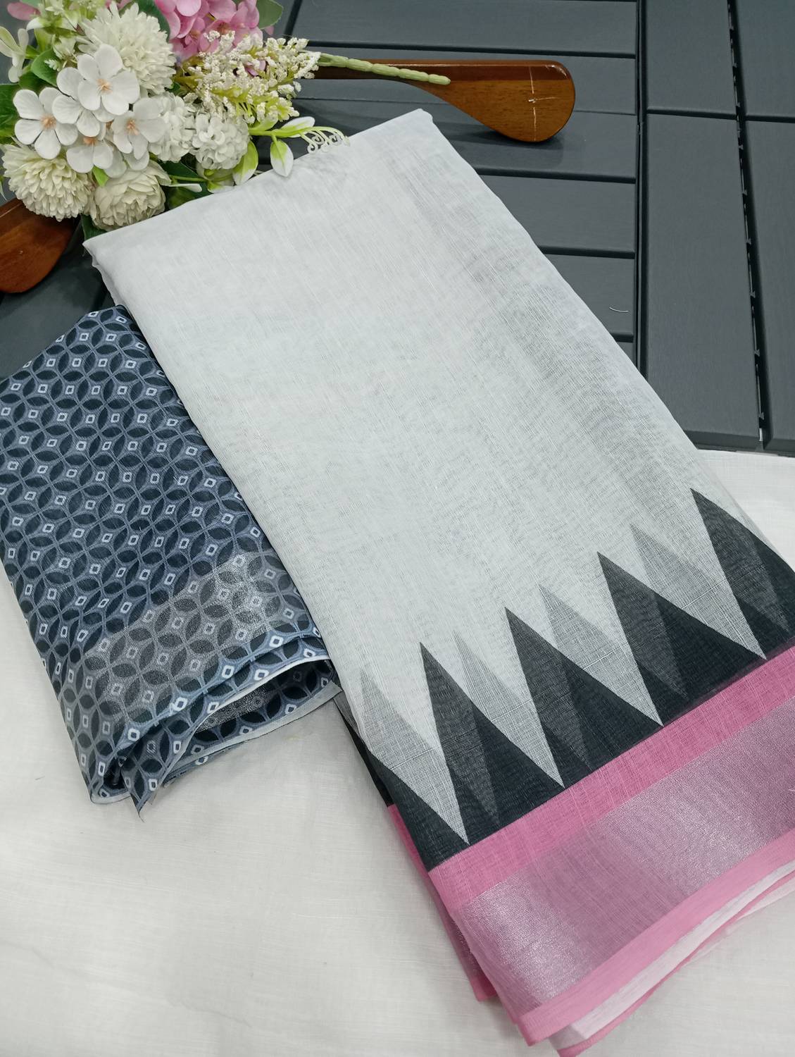 ASHTA Floral Print Kanjivaram Linen Saree