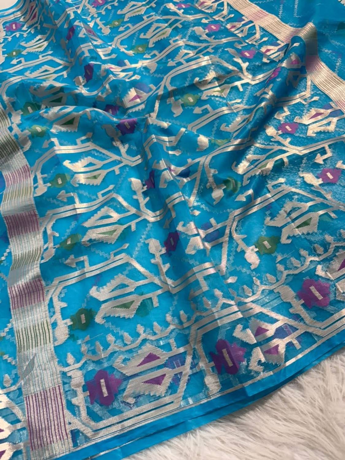 Aizalsaree Woven Jamdani Muslin Saree