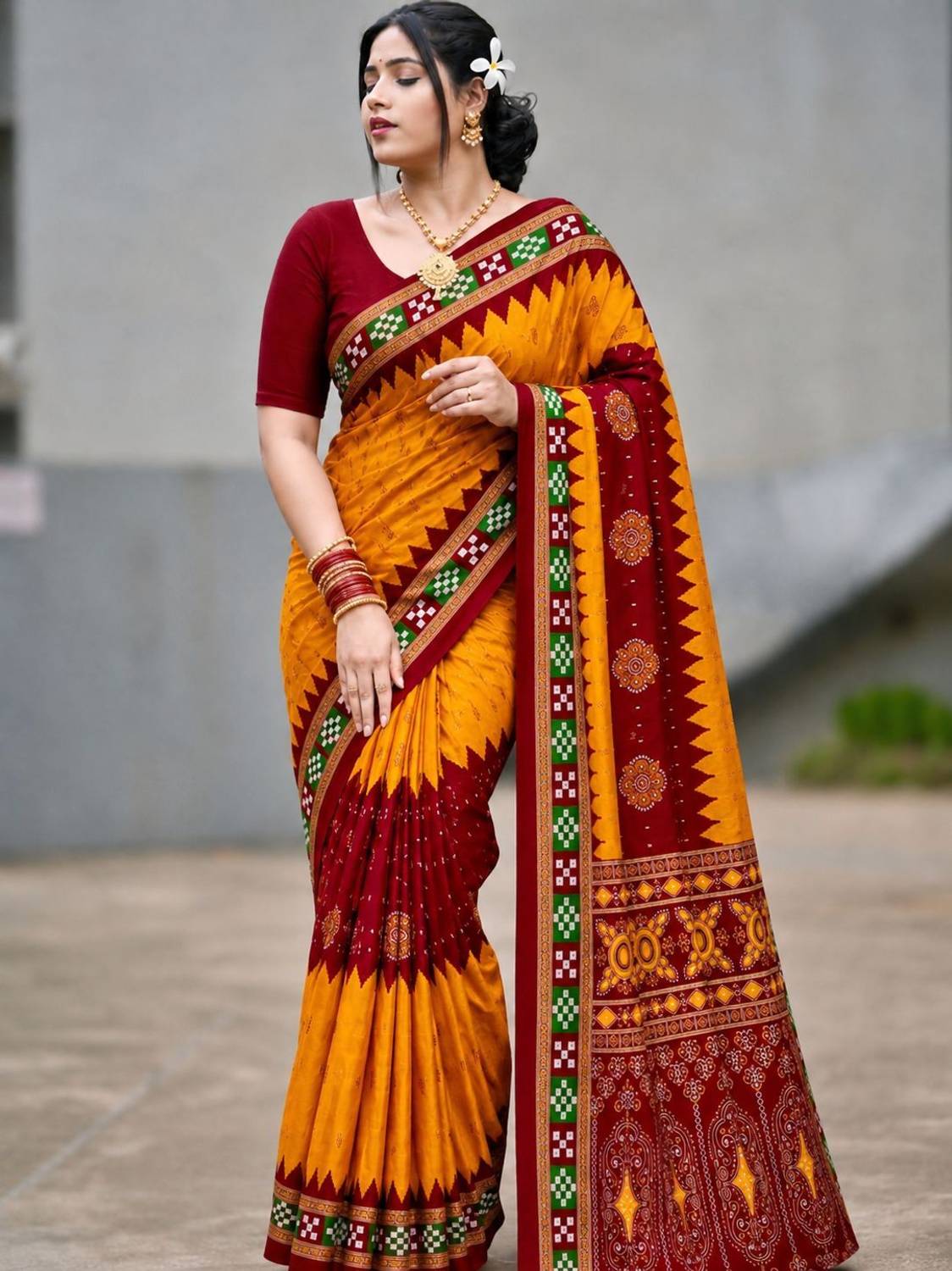 AARUSHRI Printed Sambalpuri Cotton Blend Saree