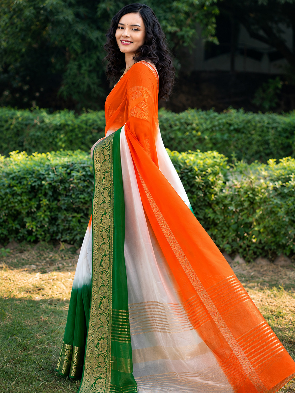 Image of AARUNIKA KF Tie-Dye Bollywood Organza Saree
