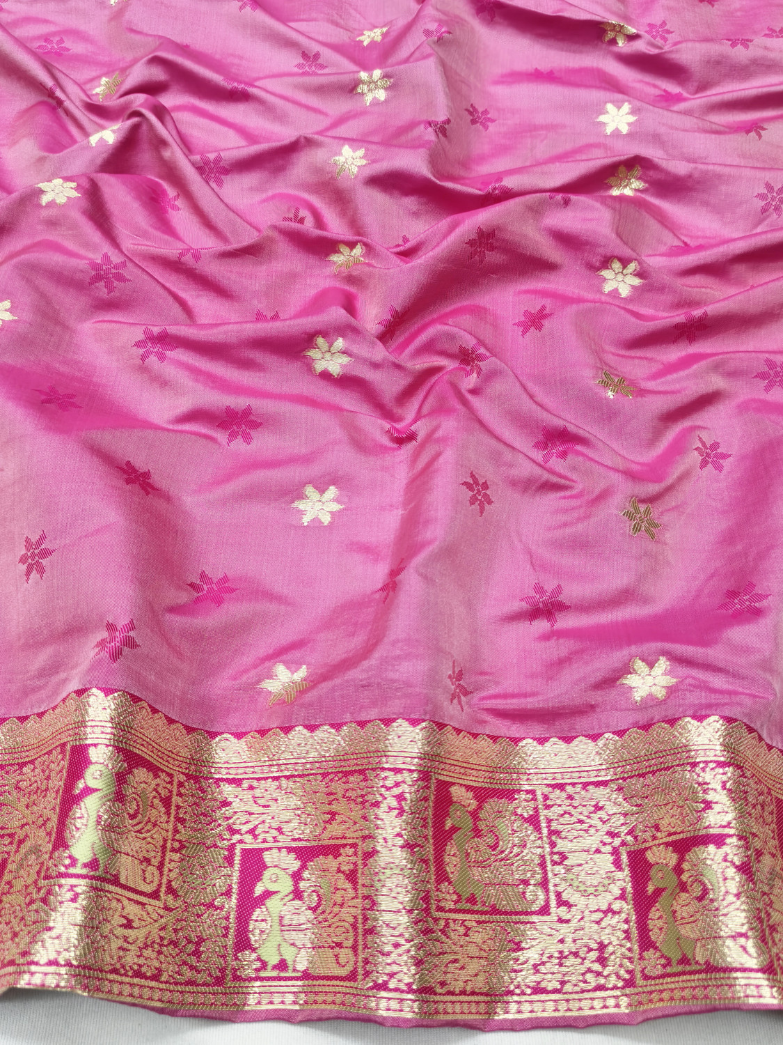Image of Vomira Woven Banarasi Silk Blend, Art Silk Saree