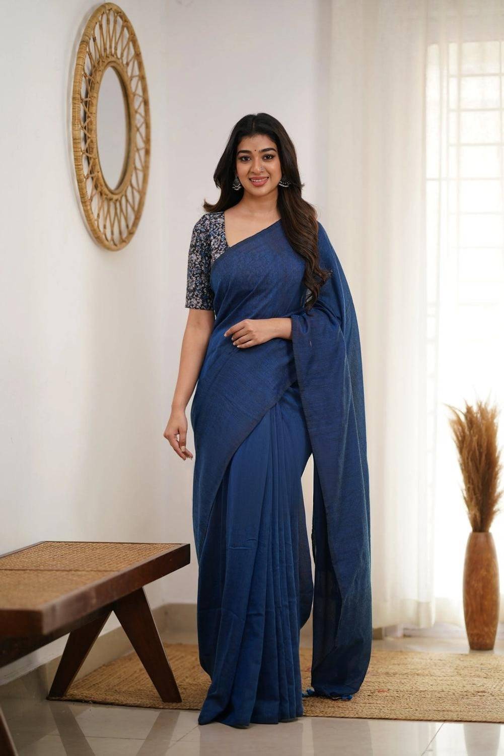 Bengali Vibes Solid/Plain Handloom Pure Cotton Saree