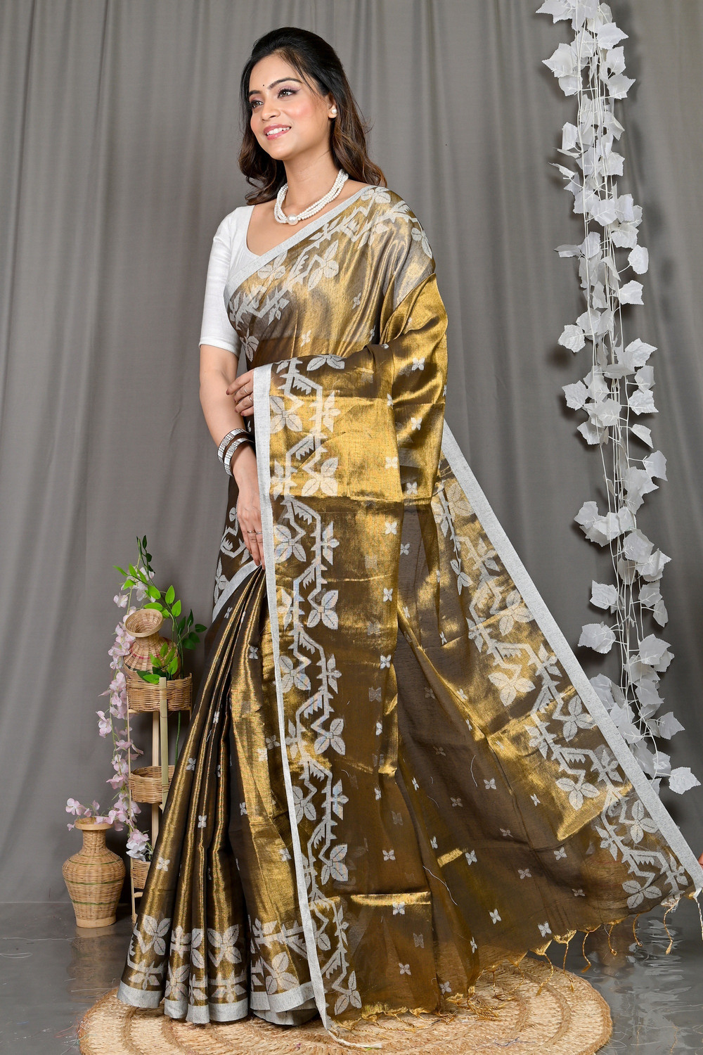 Image of DipDiya Self Design, Woven, Embellished, Paisley Jamdani Cotton Silk Saree