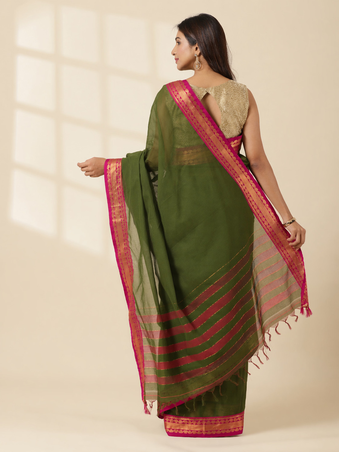 Image of Smanali Woven, Solid /Plain Handloom Pure Cotton Saree