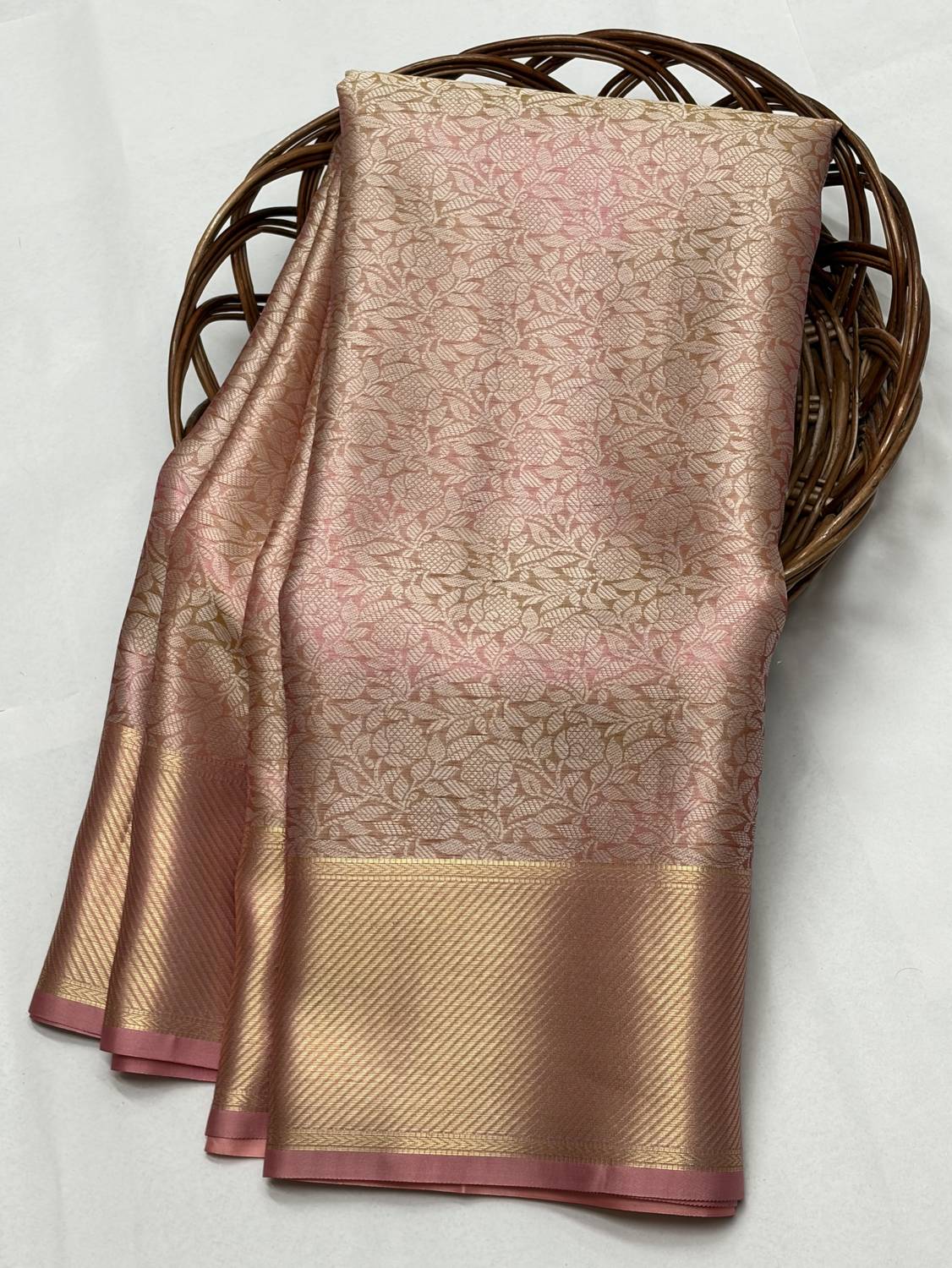 Akram Textiles Hub Woven Banarasi Tissue, Art Silk Saree