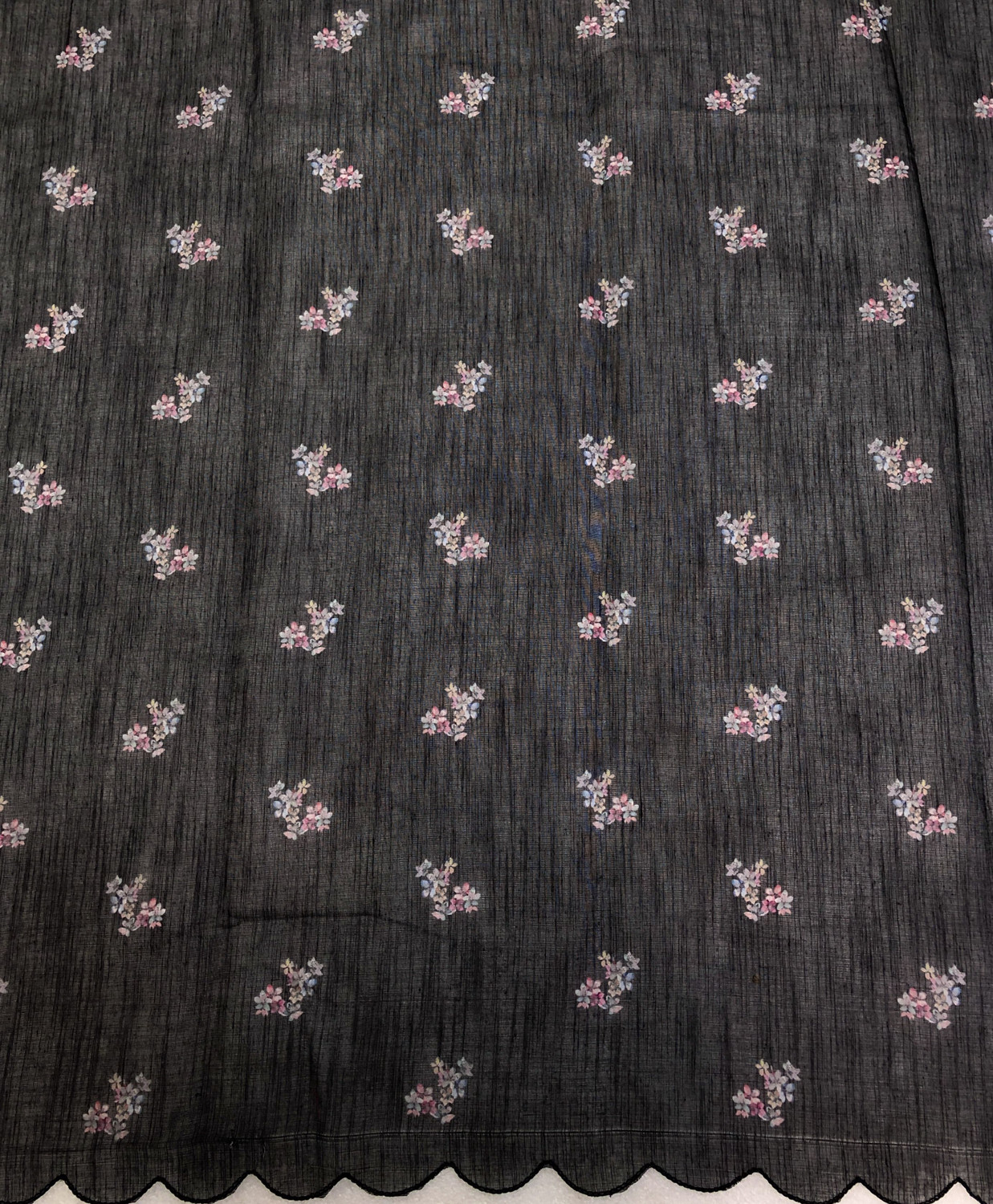 Image of SILKORA Floral Print, Printed, Embellished Bollywood Linen Saree