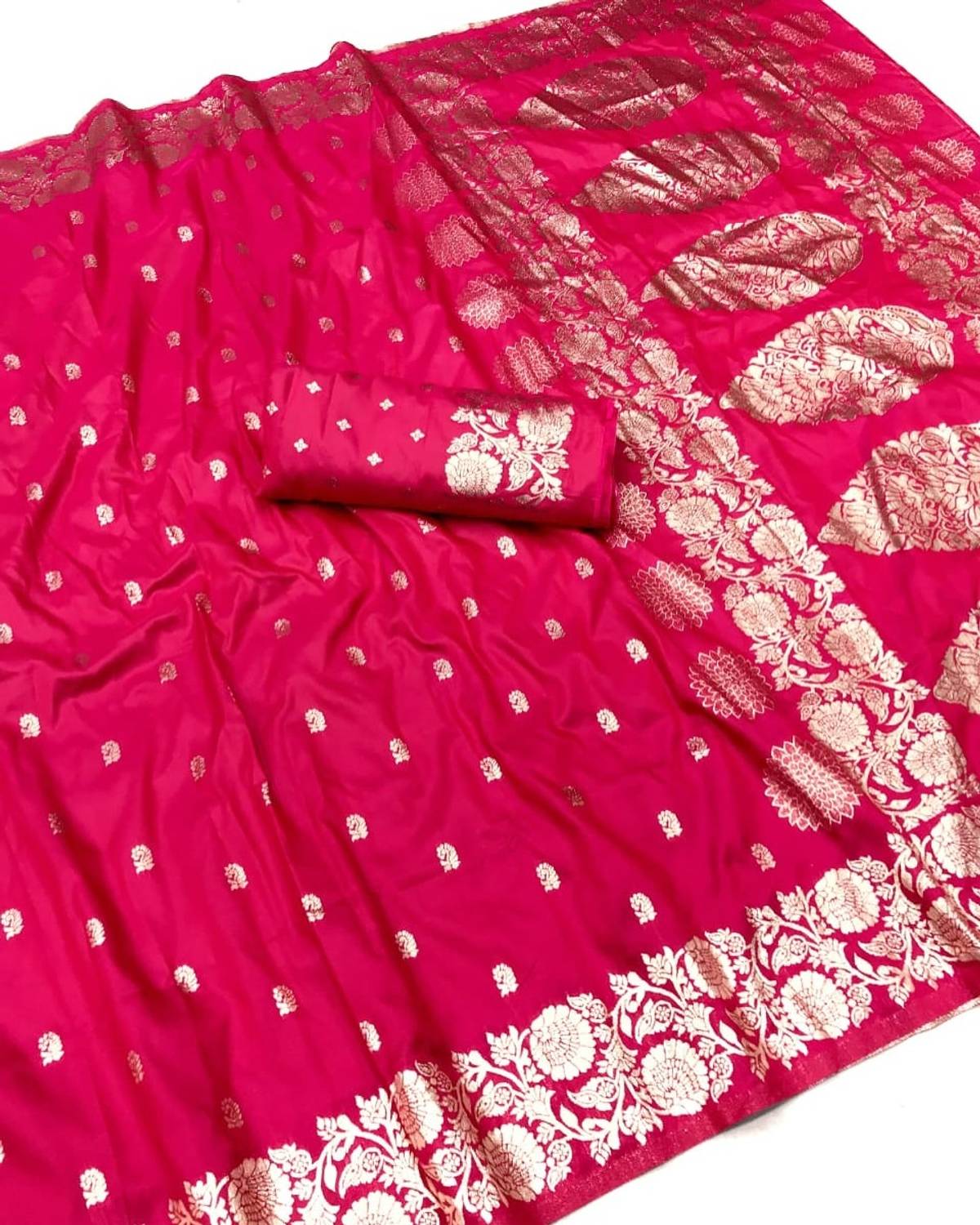 BOXWIN Woven Banarasi Jacquard Saree