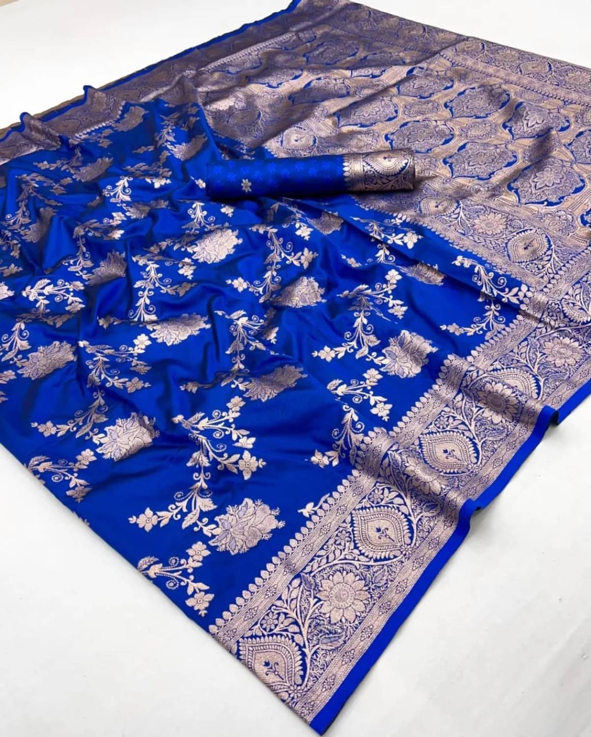 BOXWIN Woven Banarasi Jacquard Saree