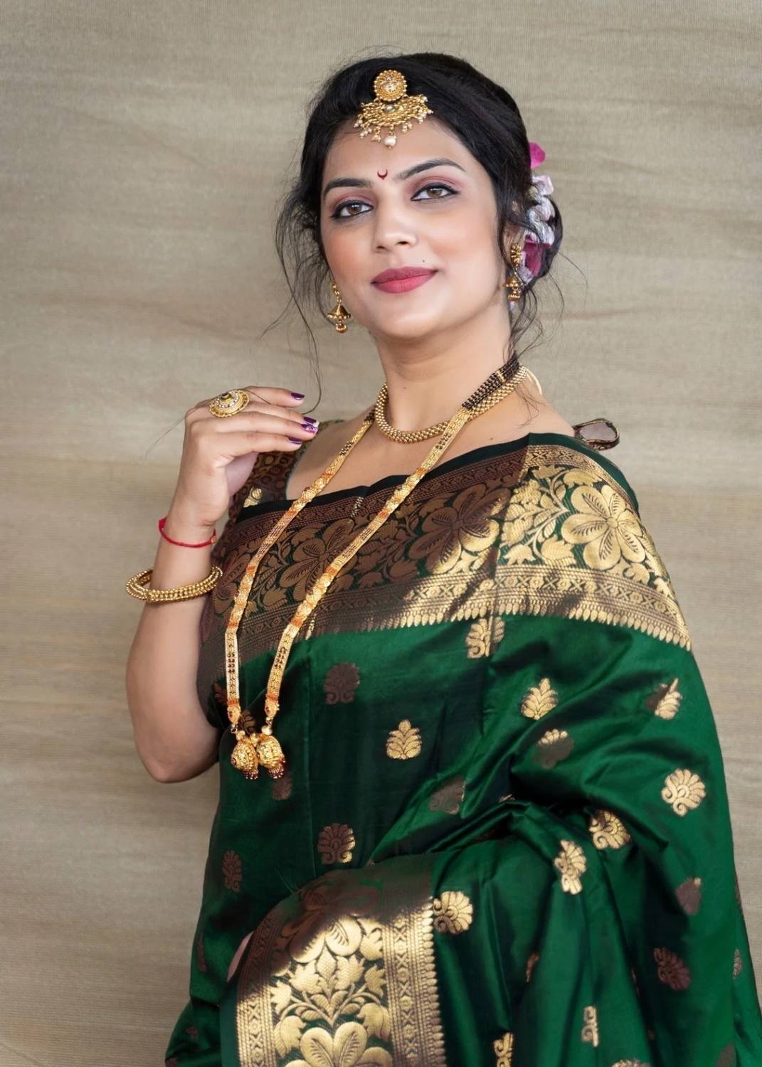 Alakh Creation Woven Kanjivaram Pure Silk Saree