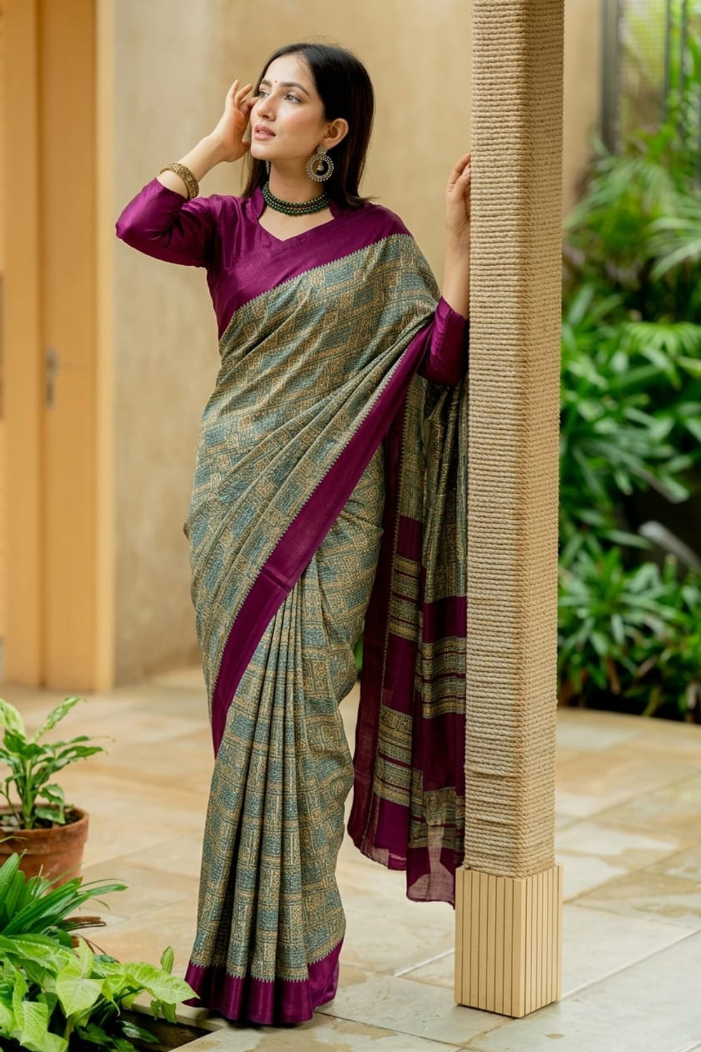Image of SimSim Trendz Geometric Print Daily Wear Crepe Saree