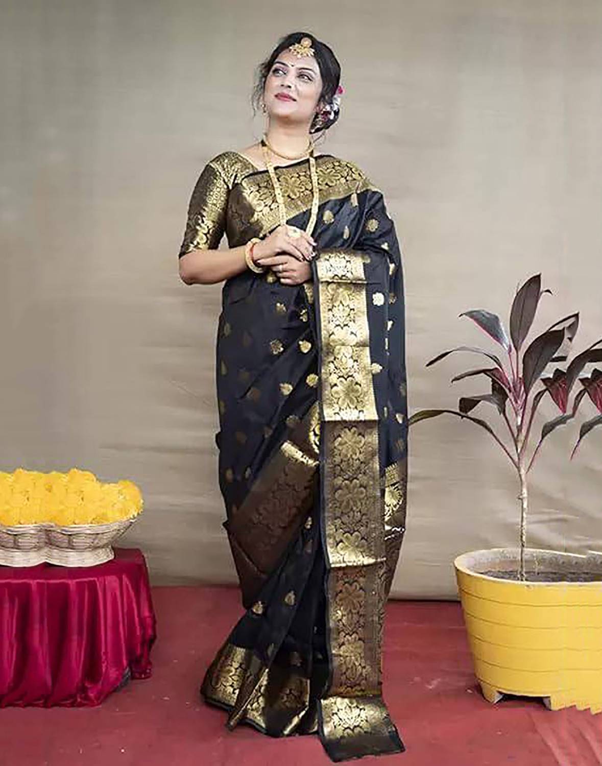 AMRUTKALA SAREES Woven Banarasi Silk Blend Saree
