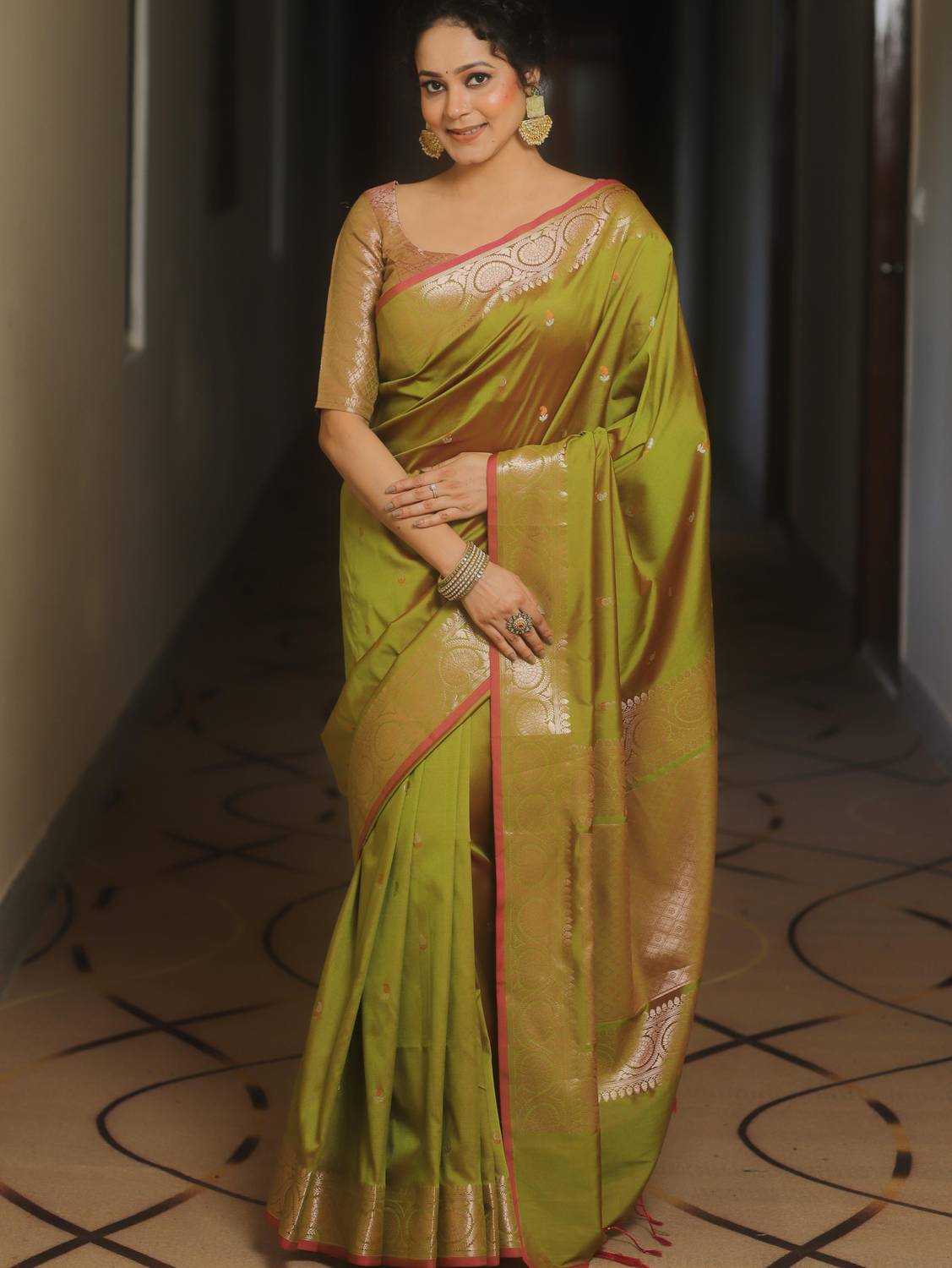 Banarasee Woven Banarasi Silk Blend Saree