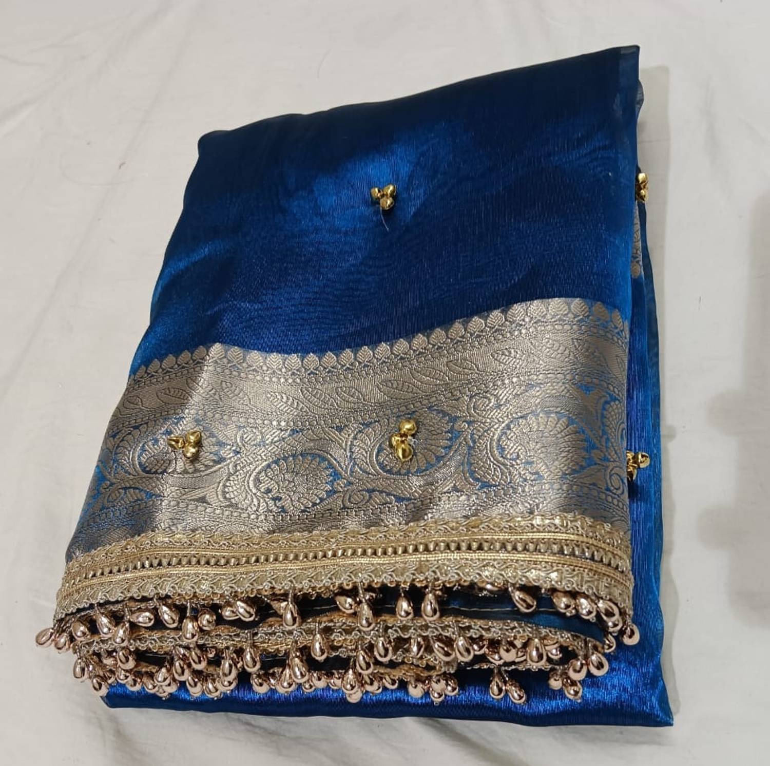 ANTextiles Blue Banarasi Tissue Saree - Image 4