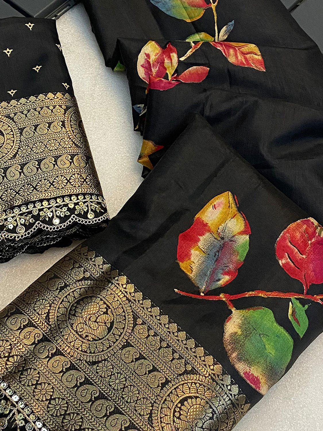 Image of Peachmode Printed Bollywood Silk Blend Saree (Black)