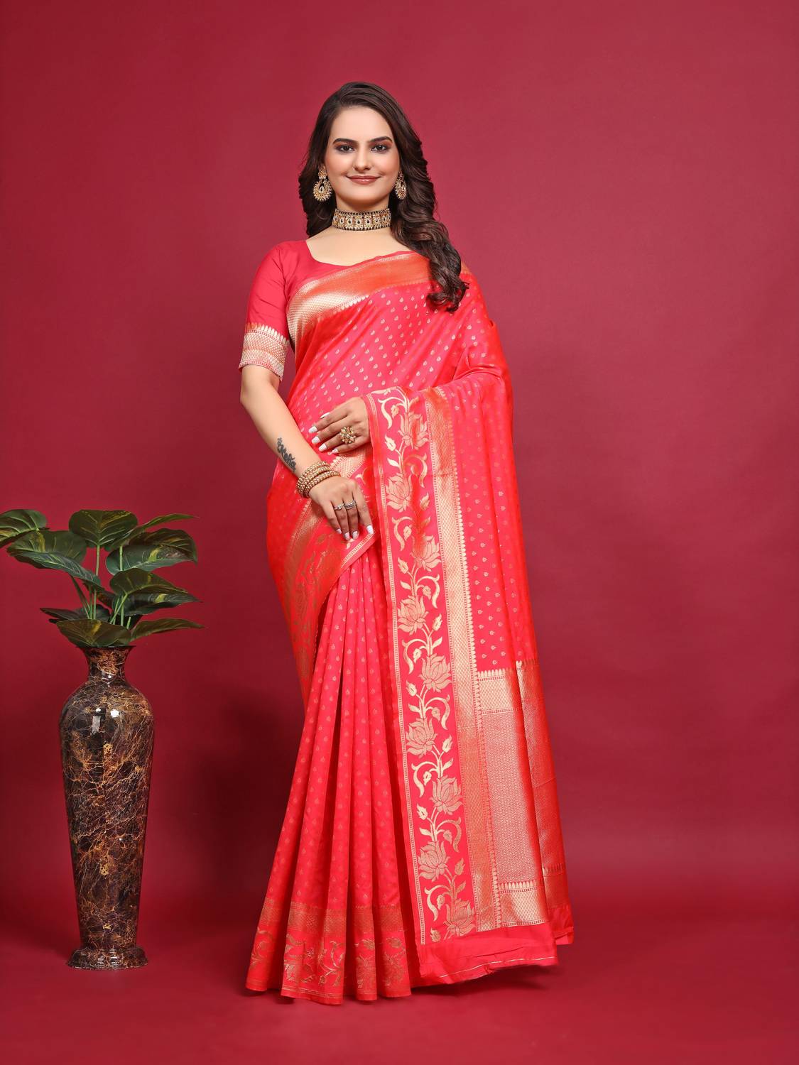 TIGERSNAKE Woven Kasavu Silk Blend Saree (Pink)