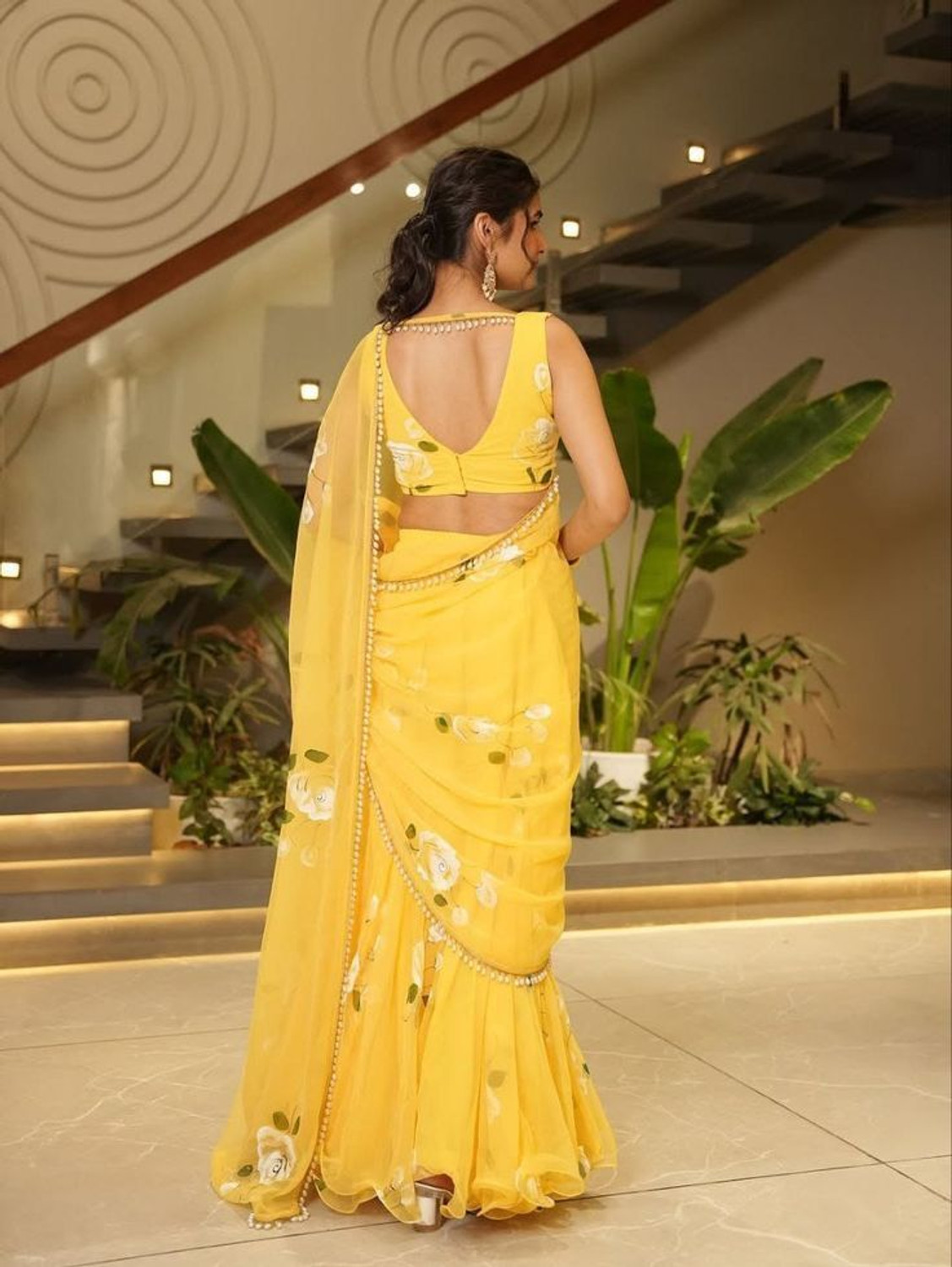 Image of Kryvyn Floral Print Bollywood Georgette Saree