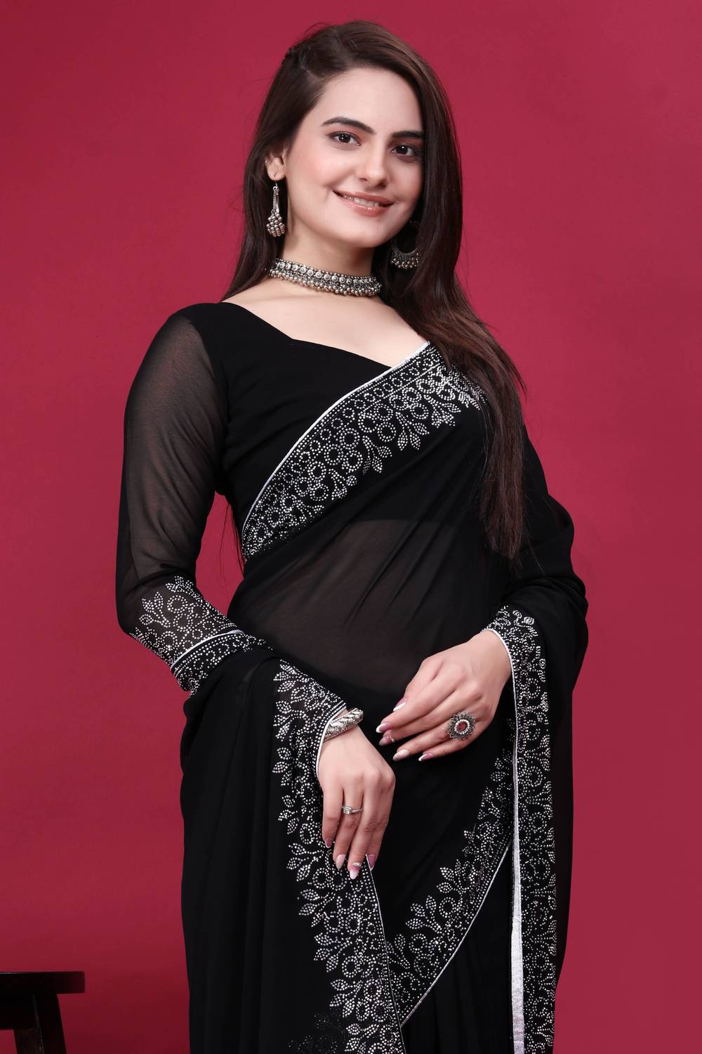 meaven tex Solid/Plain Bollywood Georgette Saree (Black)